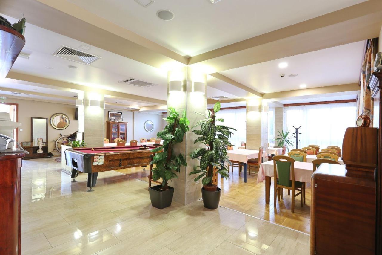 Villa Tade Debeljak ภายนอก รูปภาพ