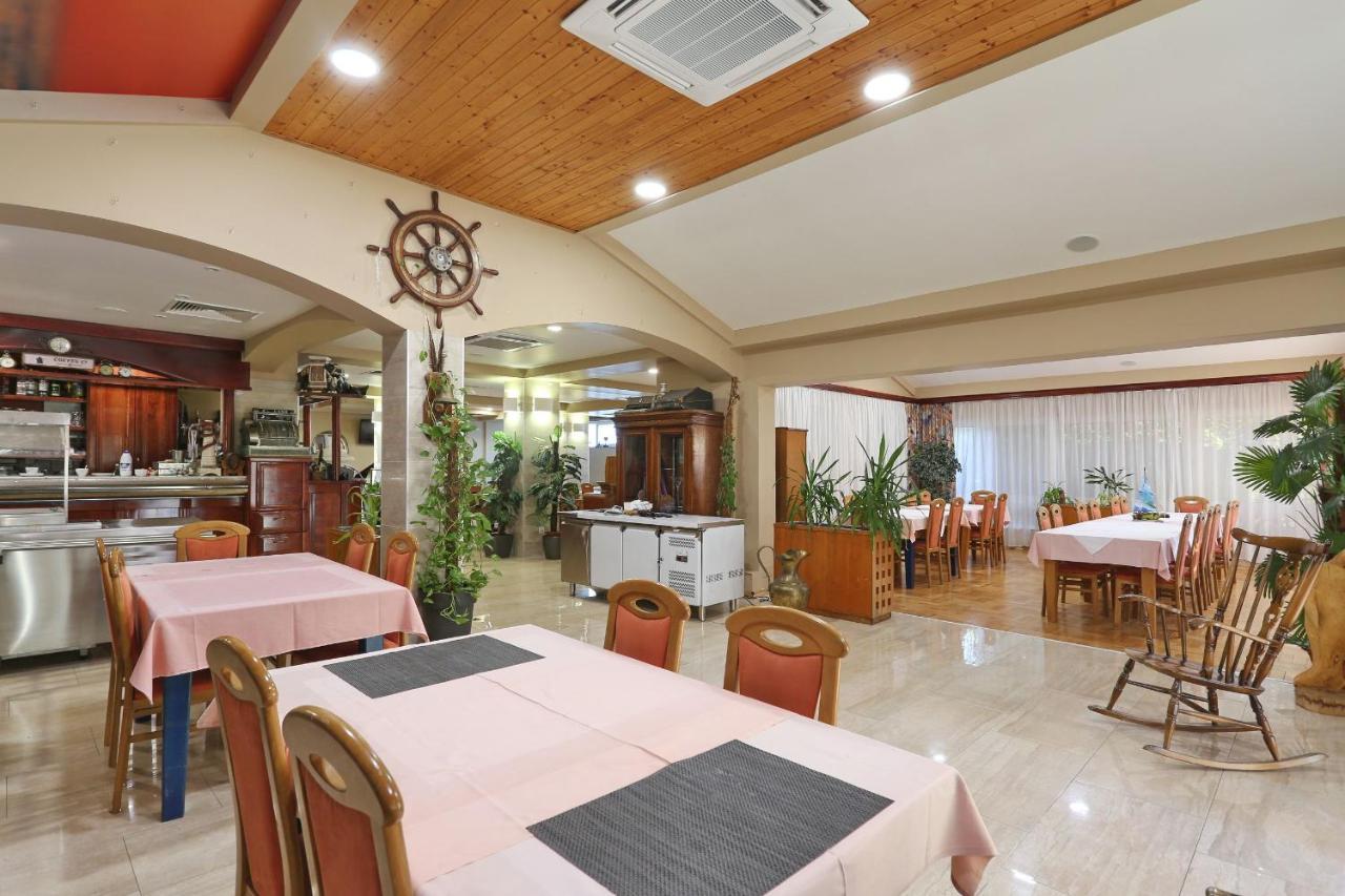 Villa Tade Debeljak ภายนอก รูปภาพ