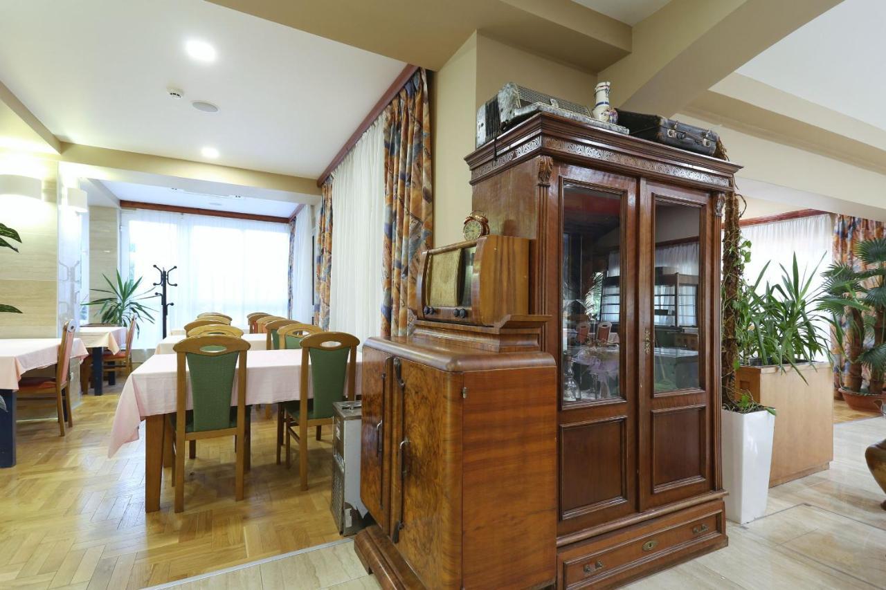 Villa Tade Debeljak ภายนอก รูปภาพ