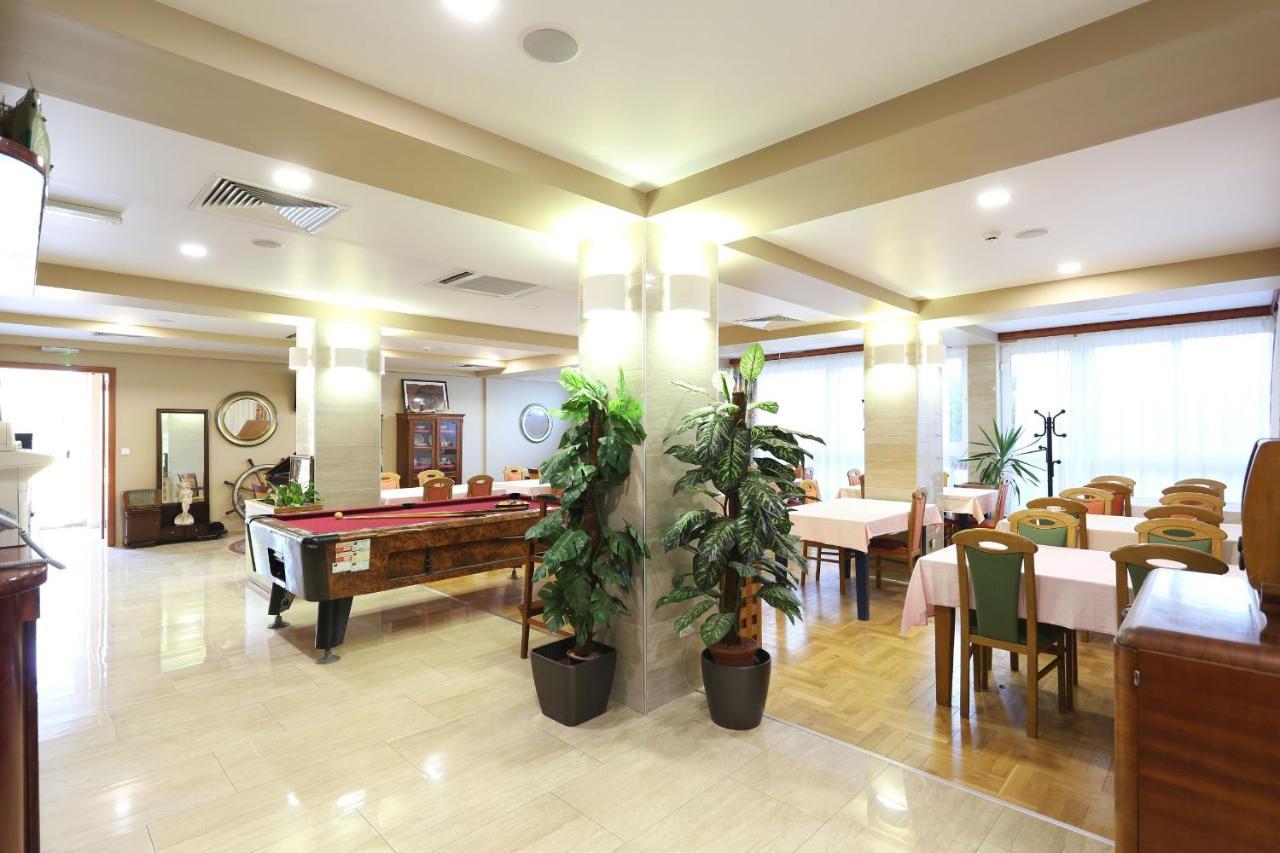 Villa Tade Debeljak ภายนอก รูปภาพ
